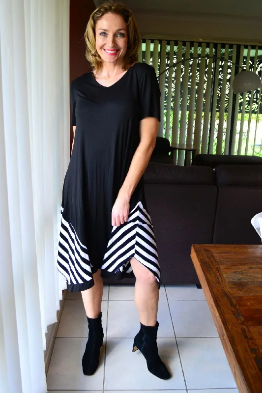 Easy-to-Wear Black White Short Sleeve Bamboo Tunic Dress