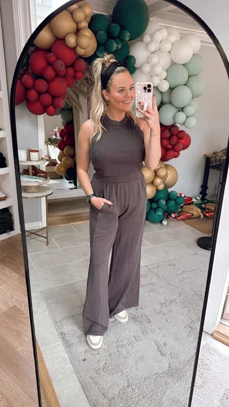 Versatile Comfort Wear Secrets Out Set - Chocolate