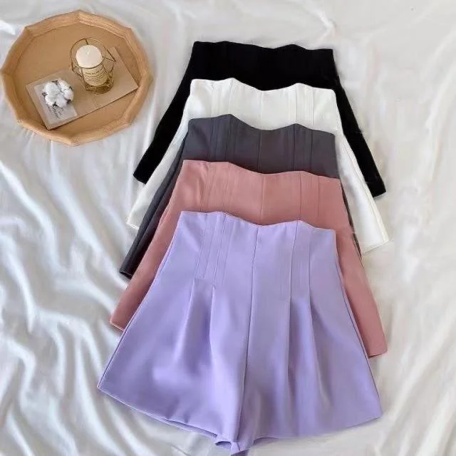 Warm And Comfortable Seul Statement Shorts