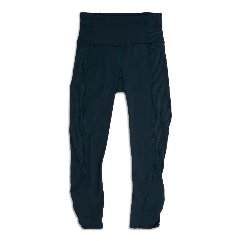 Must-have For Fashion On Your Mark Crop - Resale